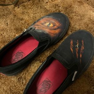 Rare Boys vans with dinosaur scratches, size 2